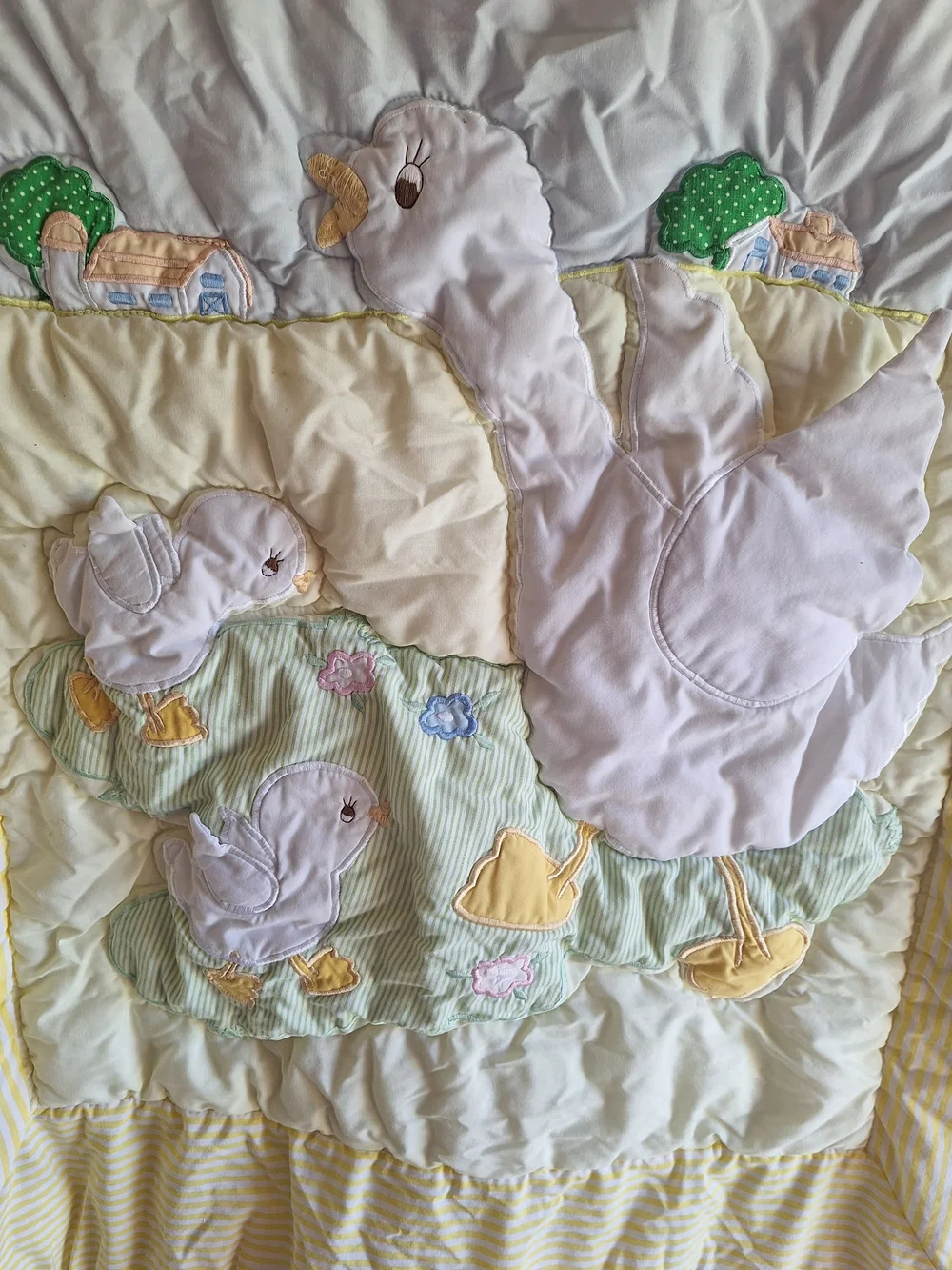Vontage HandmadYellow Duckling Appliqué Baby Quilt - Soft Yellow Nursery Bedding